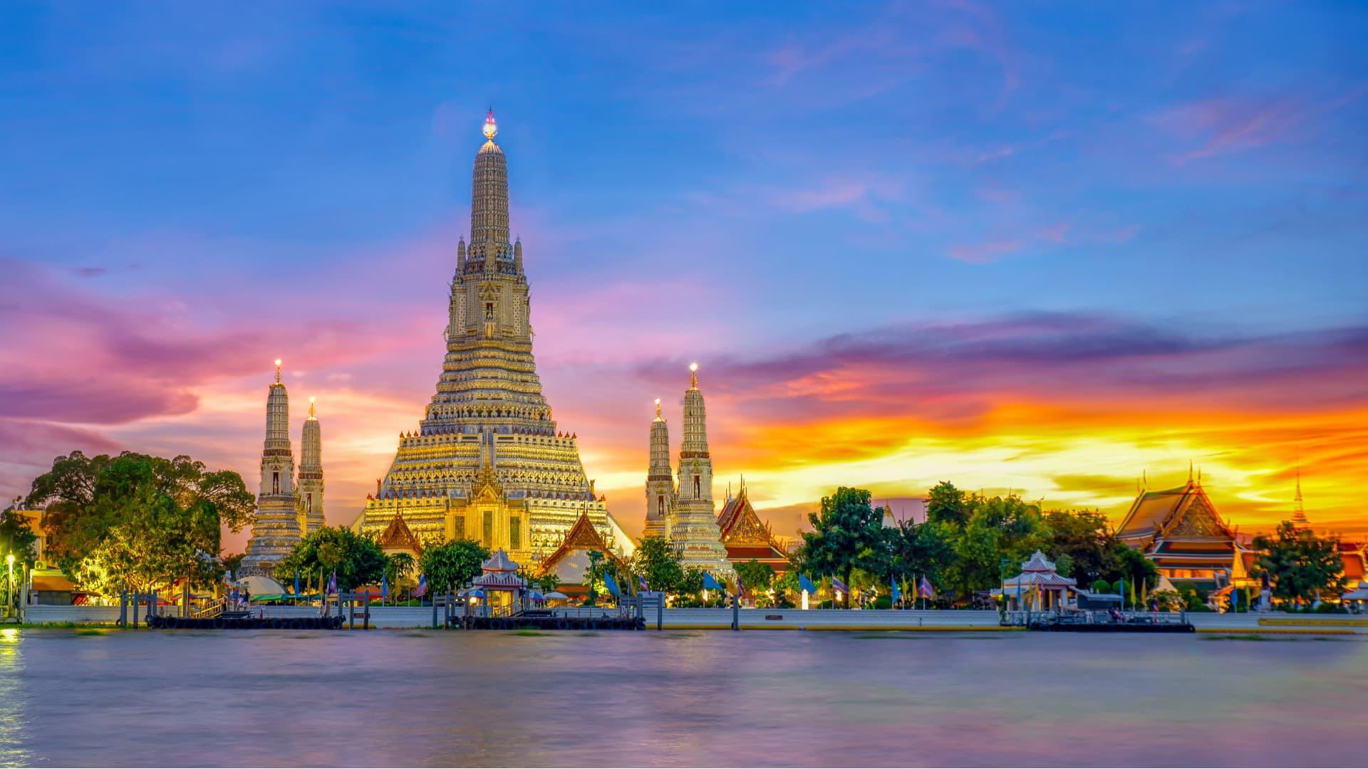 Wat Arun temple