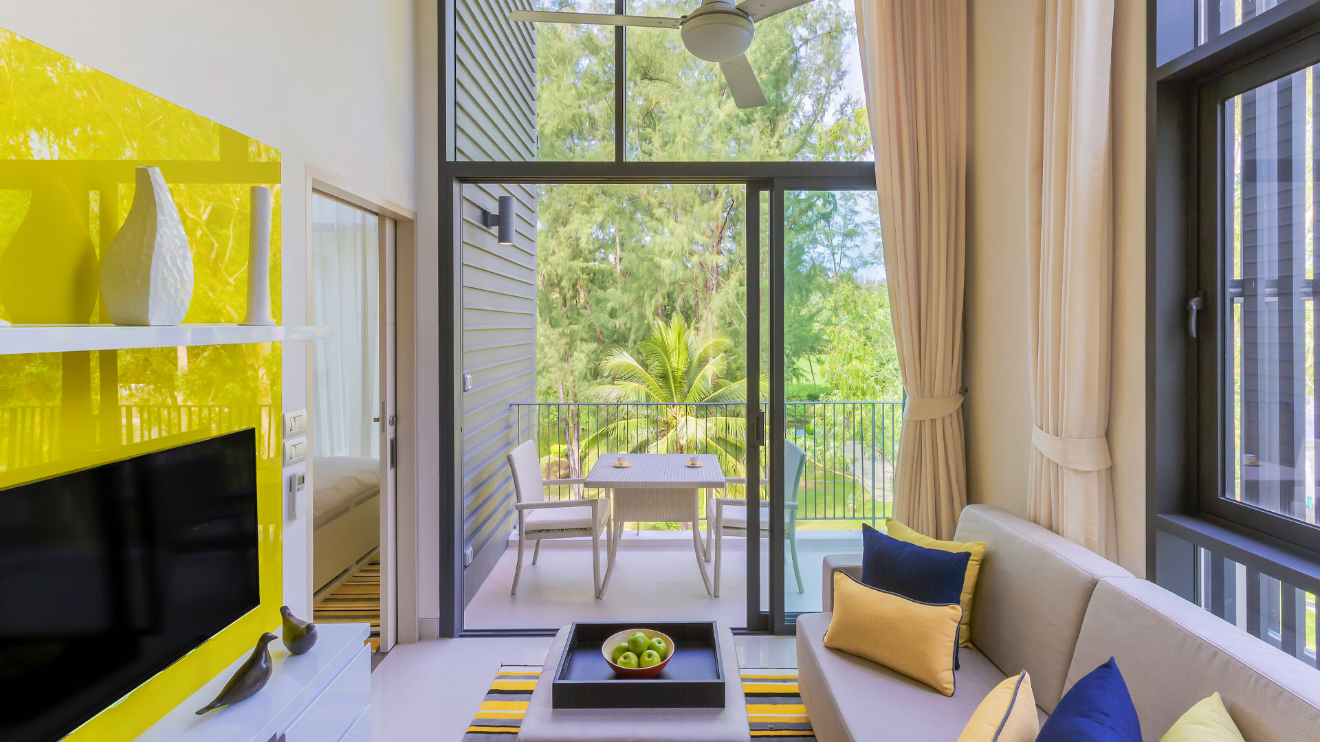 Кассия пхукет. Кассия Пхукет отель. 2-Bedroom Suite Cassia Phuket 4. Кассия Банг Тао номера. Cassia Phuket 4.